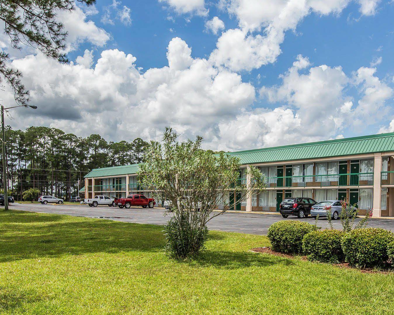 Econo Lodge Douglas Exterior photo